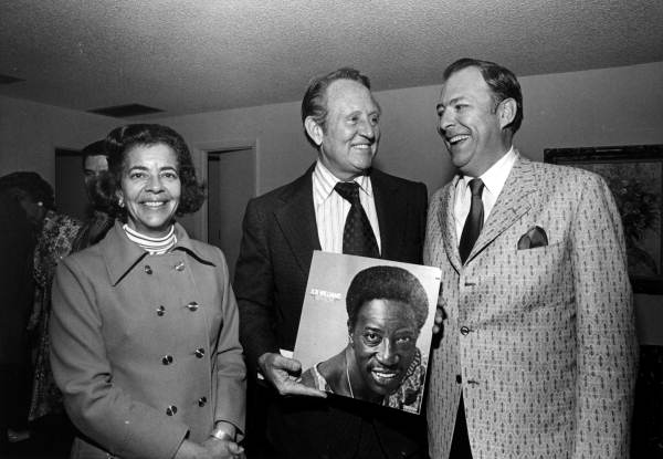 - Unidentified Record a Call — Wikimedia Commons