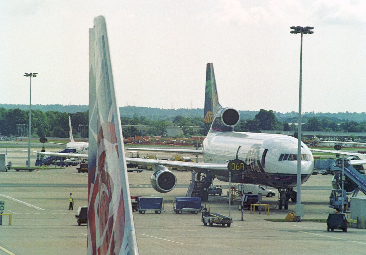 - Unidentified TriStar — Wikimedia Commons