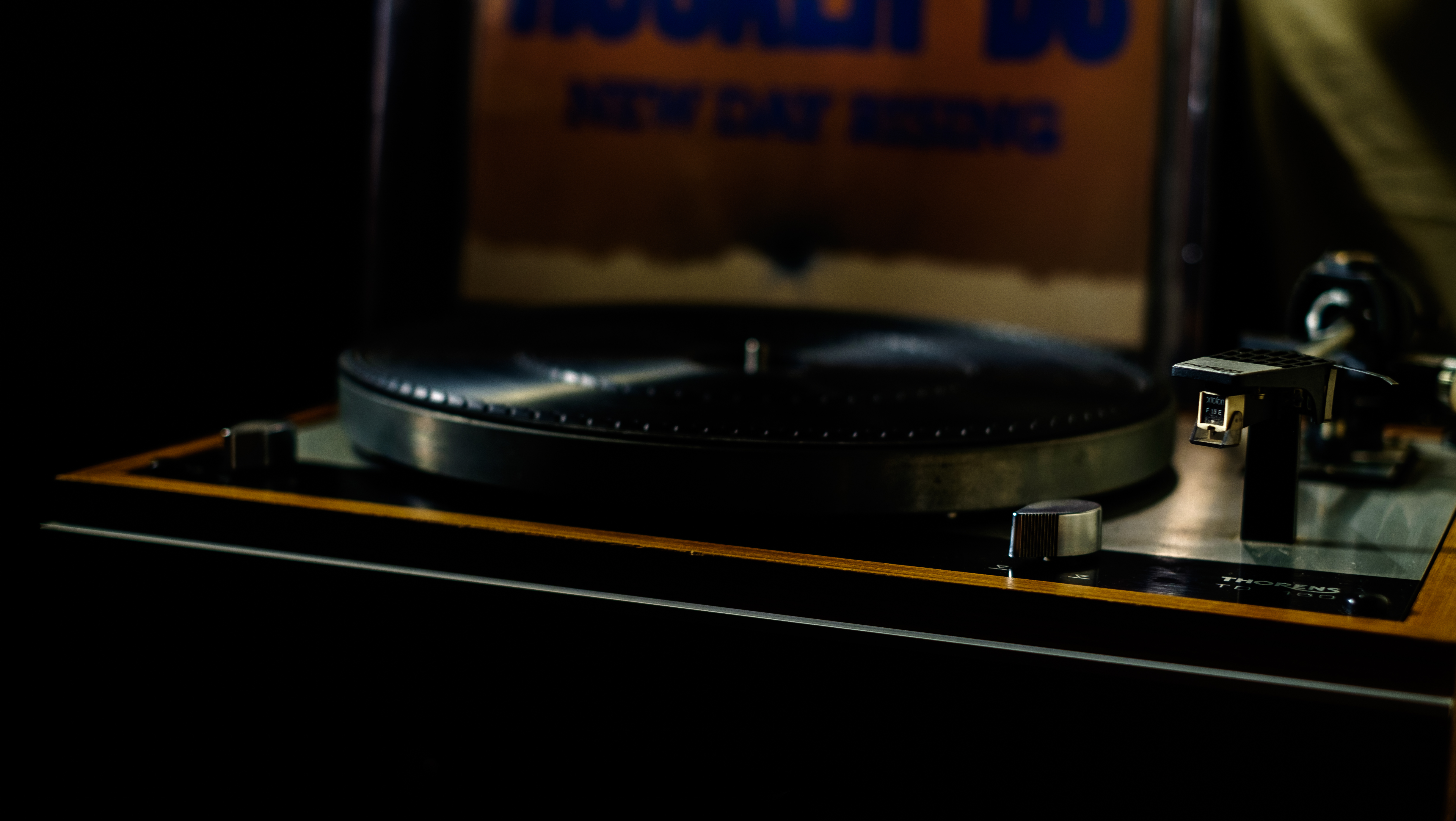 Thorens TD-160 — Wikimedia Commons